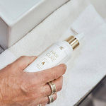 Hair Cure Ultimate Nourishment Serum - przełomowy produkt w dziedzinie zapobiegania wypadania włosów 150 ml